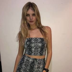 Meet your Posher, Avery